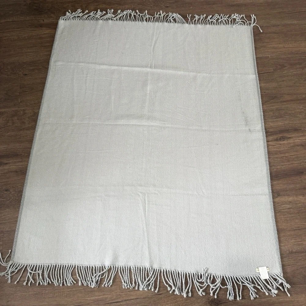 Pottery Barn Throw Blanket Gray Soft Textured Chevron Pattern Fringed 50x60 Inch